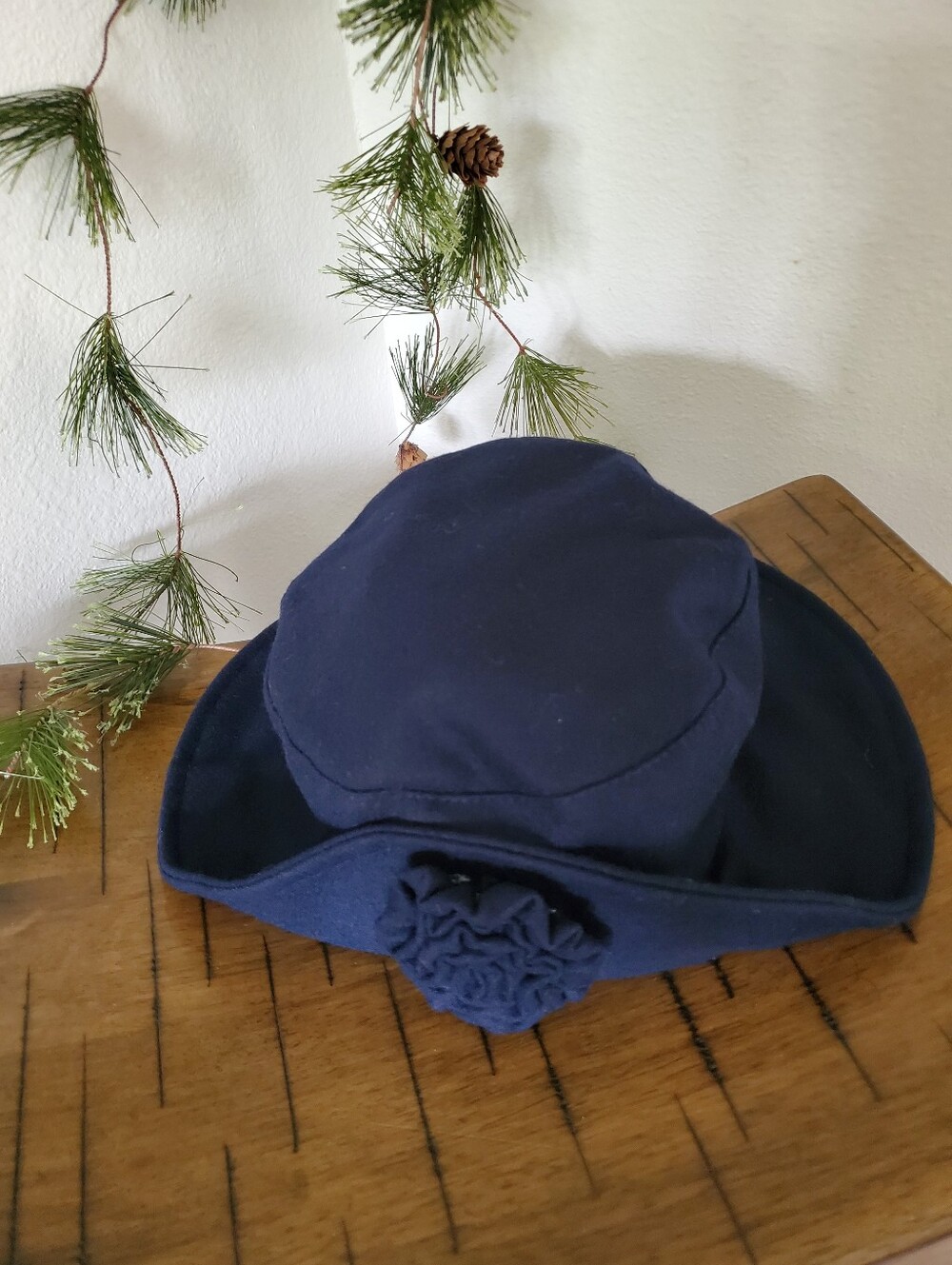 Vintage Arlin Navy Blue Wool Felt Cloche Bucket Hat 3D Flower - Picture 2 of 14